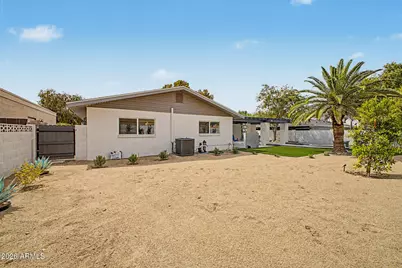 2818 E Malapai Drive, Phoenix, AZ 85028 - Photo 34