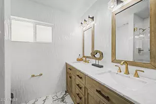 2818 E Malapai Dr, Phoenix, AZ 85028 - Photo 28