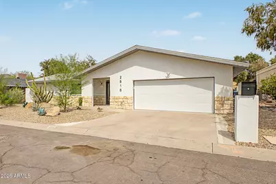 2818 E Malapai Drive, Phoenix, AZ 85028 - Photo 4
