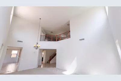 17641 W Valentine Street, Surprise, AZ 85388 - Photo 12