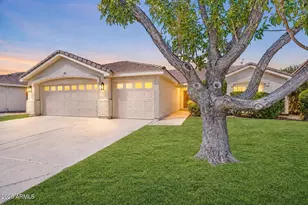 19840 N 33rd Pl, Phoenix, AZ 85050 - Photo 1