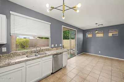 11532 W Cottonwood Lane, Avondale, AZ 85392 - Photo 10