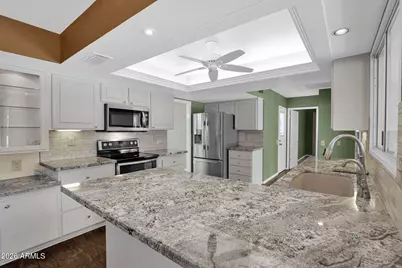 17424 N Lindgren Avenue, Sun City, AZ 85373 - Photo 10
