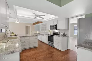 17424 N Lindgren Ave, Sun City, AZ 85373 - Photo 8