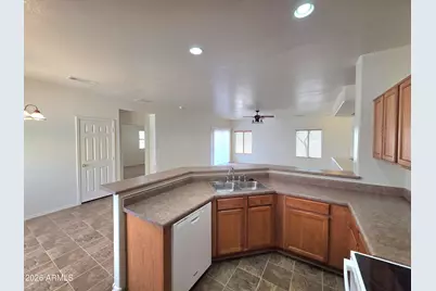 609 W Rio Vista Lane, Avondale, AZ 85323 - Photo 6