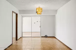 10737 W Santa Fe Dr, Sun City, AZ 85351 - Photo 6