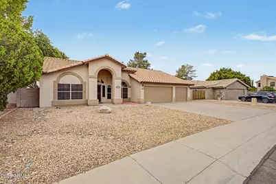 7639 W Crocus Drive, Peoria, AZ 85381 - Photo 2