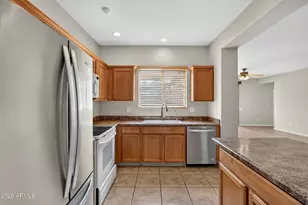 879 E Bellerive Pl, Chandler, AZ 85249 - Photo 8