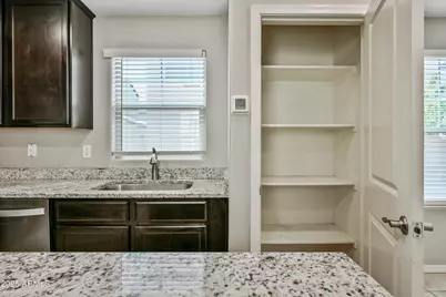 8047 W Albeniz Place, Phoenix, AZ 85043 - Photo 8