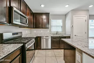8047 W Albeniz Pl, Phoenix, AZ 85043 - Photo 6