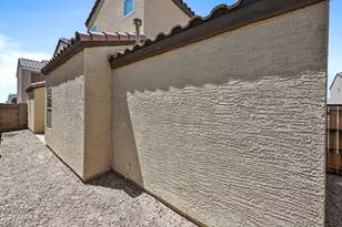 8047 W Albeniz Pl, Phoenix, AZ 85043 - Photo 24
