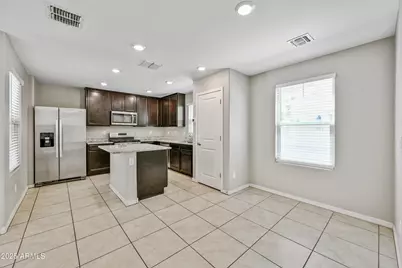 8047 W Albeniz Place, Phoenix, AZ 85043 - Photo 4
