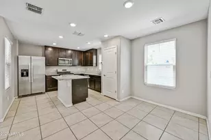 8047 W Albeniz Pl, Phoenix, AZ 85043 - Photo 4