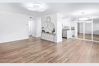 5525 E Thomas Road #Q8, Phoenix, AZ 85018 - Photo 2