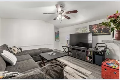 8427 W Glendale Avenue #15, Glendale, AZ 85305 - Photo 4