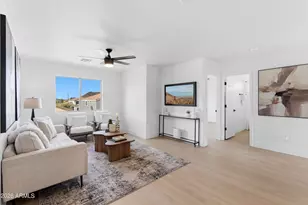 2563 E Robb Ln, Phoenix, AZ 85024 - Photo 20
