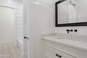 3302 N 51st St, Phoenix, AZ 85018 - Photo 26