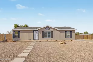 828 E Quentin Ln, San Tan Valley, AZ 85140 - Photo 1