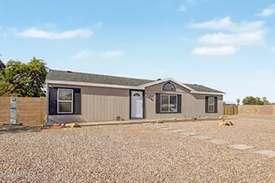 828 E Quentin Ln, San Tan Valley, AZ 85140 - Photo 4