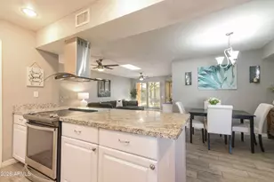 10727 W Santa Fe Dr, Sun City, AZ 85351 - Photo 12