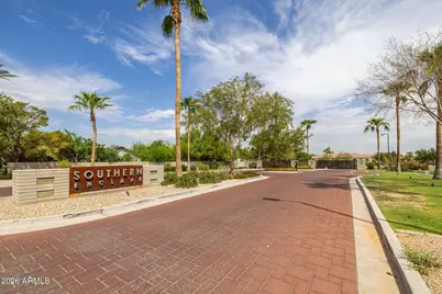 2914 E Sunland Avenue, Phoenix, AZ 85040 - Photo 2
