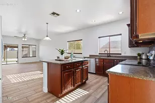 11838 W Jessie Ln, Sun City, AZ 85373 - Photo 6