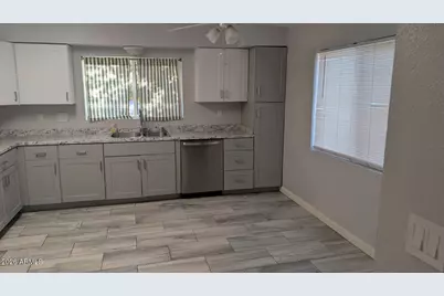 305 S Monterey Street, Gilbert, AZ 85233 - Photo 18