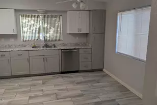 305 S Monterey St, Gilbert, AZ 85233 - Photo 18