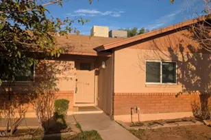 305 S Monterey St, Gilbert, AZ 85233 - Photo 4