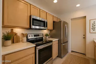 10389 W Burnett Rd, Peoria, AZ 85382 - Photo 12