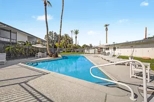 3270 E Camelback Rd, Phoenix, AZ 85018 - Photo 26