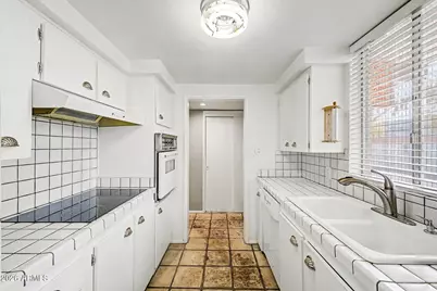 3270 E Camelback Road #114, Phoenix, AZ 85018 - Photo 2