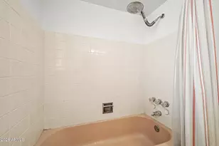 3270 E Camelback Rd, Phoenix, AZ 85018 - Photo 18