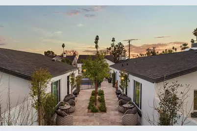 3539 E Montecito Avenue, Phoenix, AZ 85018 - Photo 2