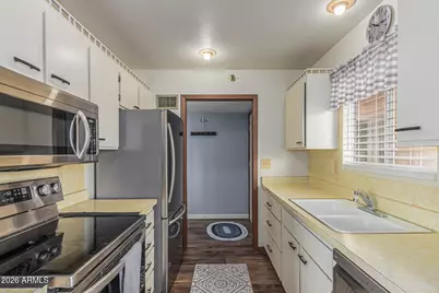 9806 W Lancaster Drive, Sun City, AZ 85351 - Photo 6