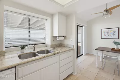 3302 E Wescott Drive, Phoenix, AZ 85050 - Photo 8