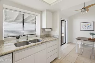 3302 E Wescott Dr, Phoenix, AZ 85050 - Photo 8