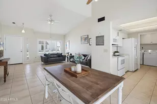 3302 E Wescott Dr, Phoenix, AZ 85050 - Photo 6