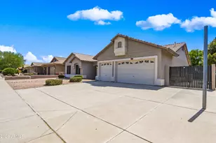 7751 W Maui Ln, Peoria, AZ 85381 - Photo 2