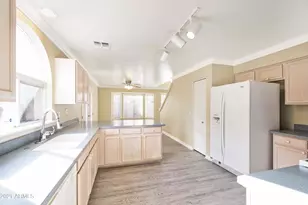 16036 N 11th Ave, Phoenix, AZ 85023 - Photo 4