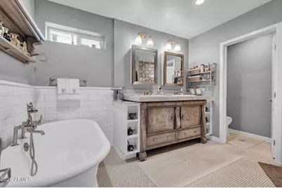345 E Orange Drive, Phoenix, AZ 85012 - Photo 18