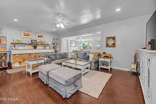 345 E Orange Dr, Phoenix, AZ 85012 - Photo 6