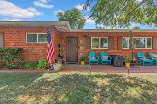 345 E Orange Dr, Phoenix, AZ 85012 - Photo 2