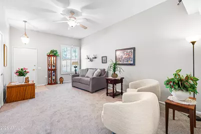 10016 W Hawthorn Drive, Sun City, AZ 85351 - Photo 4