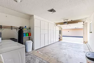 10016 W Hawthorn Dr, Sun City, AZ 85351 - Photo 18