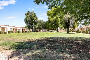 10016 W Hawthorn Dr, Sun City, AZ 85351 - Photo 24