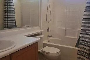 1442 E Mobile Ln Ln E, Phoenix, AZ 85040 - Photo 8