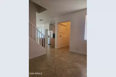 1442 E Mobile Lane Lane E, Phoenix, AZ 85040 - Photo 2