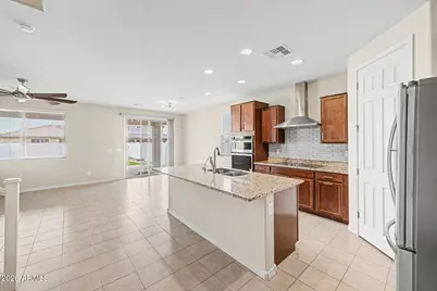 2436 E Saint Catherine Avenue, Phoenix, AZ 85042 - Photo 8