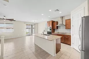 2436 E Saint Catherine Ave, Phoenix, AZ 85042 - Photo 8